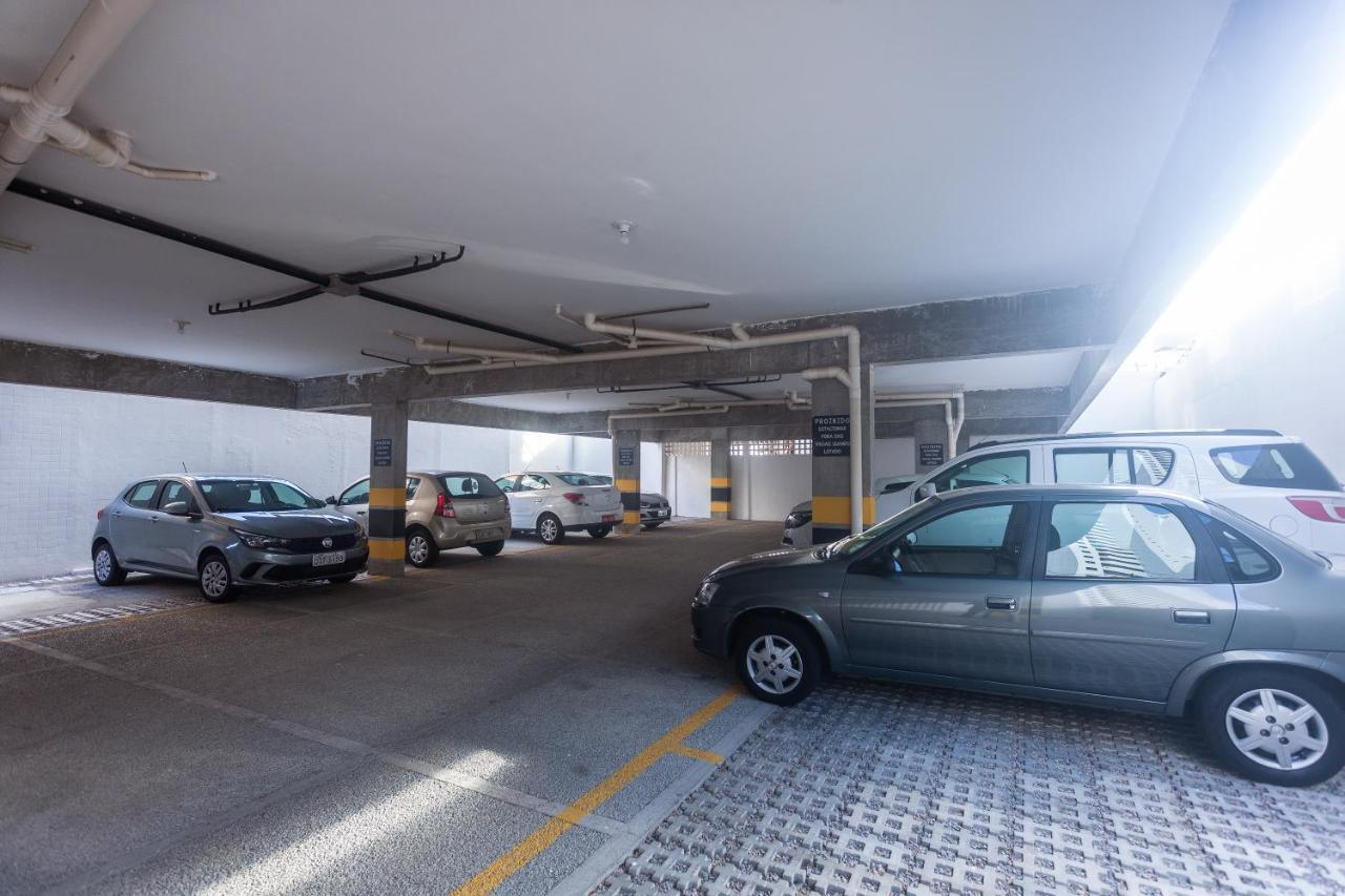 Economy Apart Natal Bagian luar foto