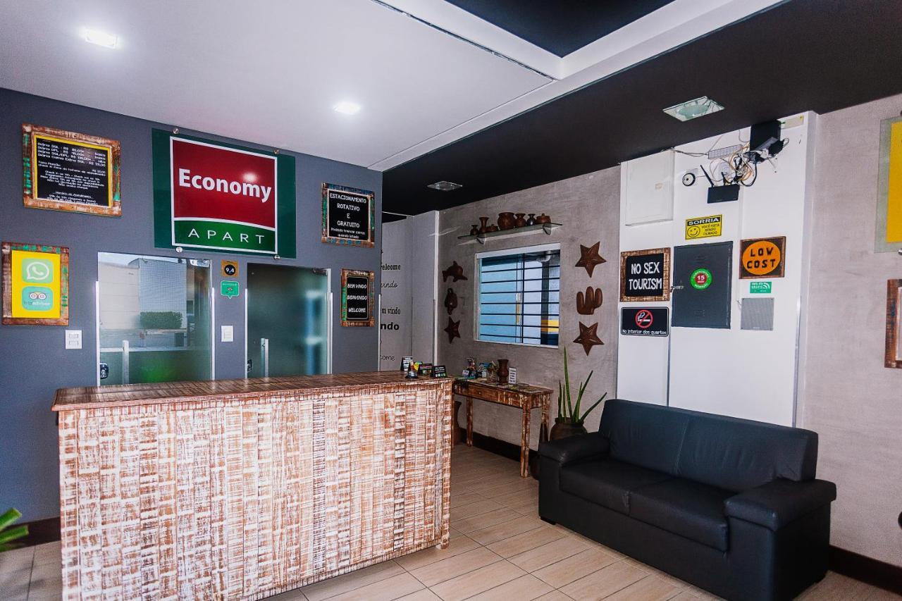 Economy Apart Natal Bagian luar foto